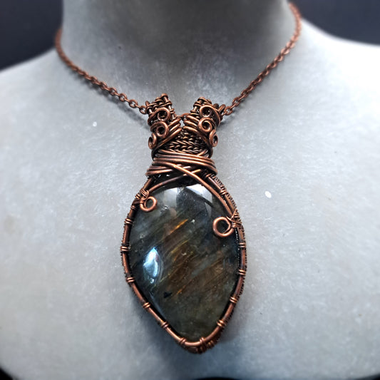 Labradorite pendant "Heart of Labrador" (copper)